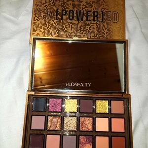 Huda Beauty Em[power]ed pallet